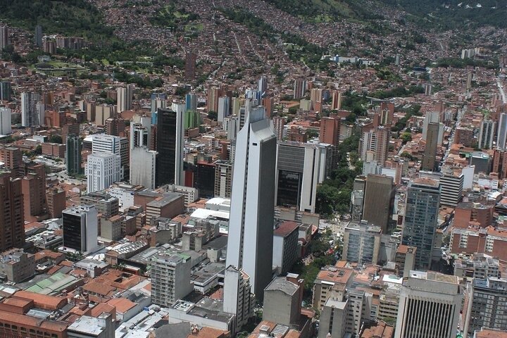 Helicóptero sobre Medellín