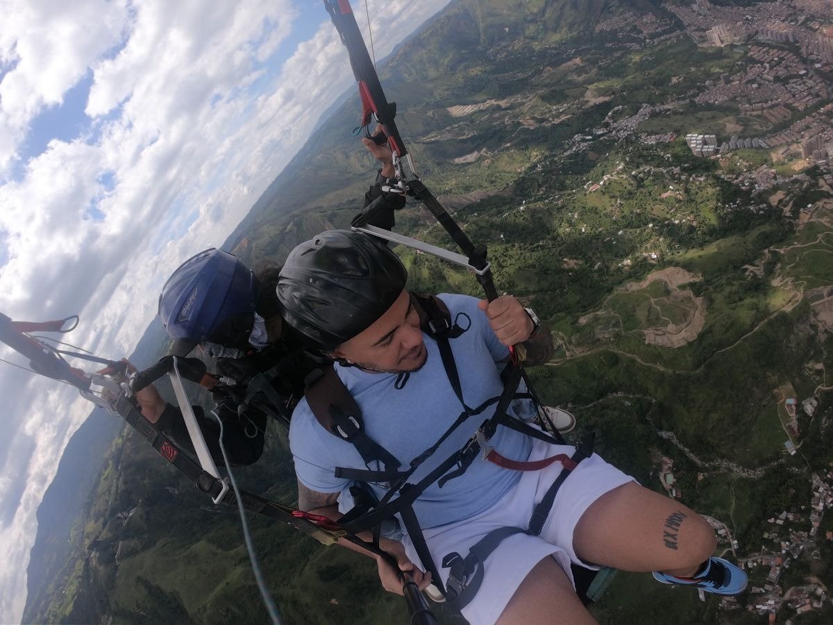 Tour De Parapente