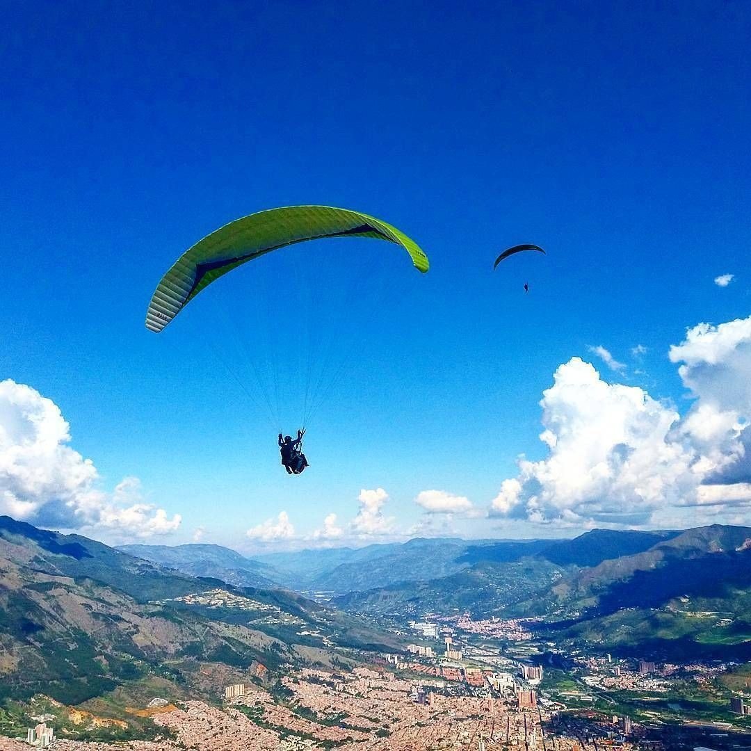 Parapente en San Félix cerca de Medellín